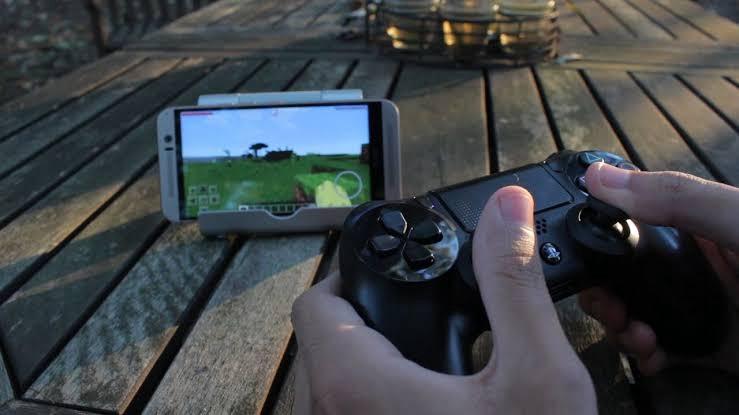 Here's How You Can Connect A PlayStation 4 Controller With Your Smartphone 