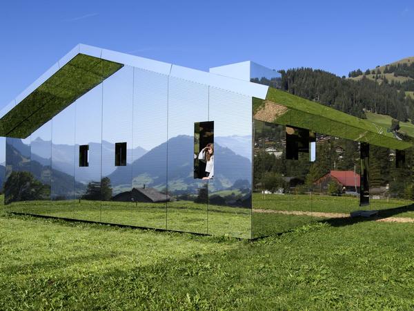 People divided by mysterious mirror house dubbed an 'eyesore' that 'kills birds'