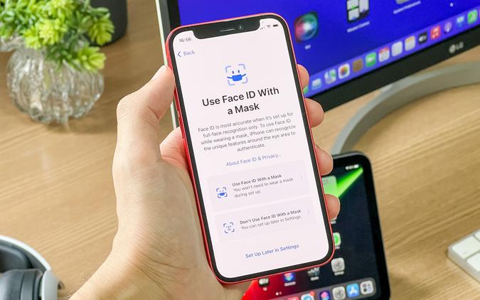iOS 15.4 Beta Lets You Use Face ID With a Mask On