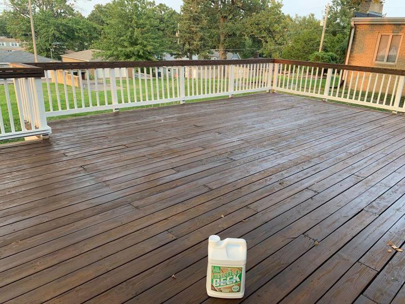 The Best Solid Deck Stains for Your Wood Structure 