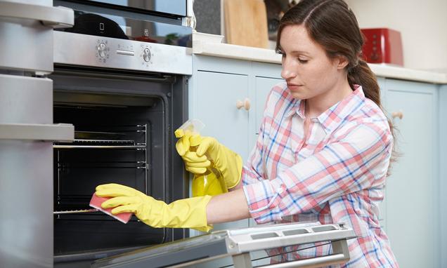 Essential tips to leave your oven looking super clean without any chemicals