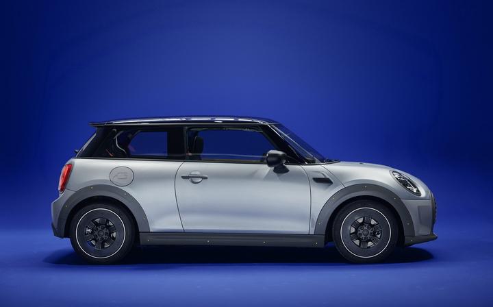 Fashion designer Paul Smith reinvents the Mini Electric in one-off special edition
