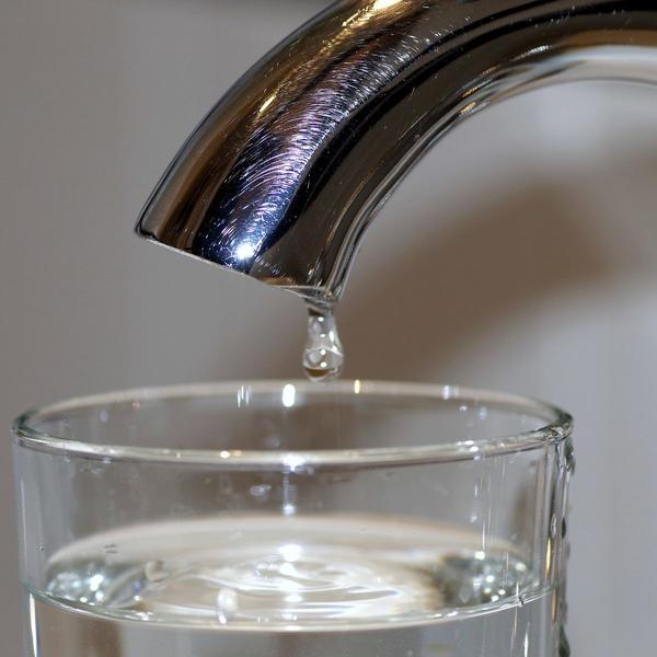 You should never drink water from bathroom tap if you live in this type of house, says expert 