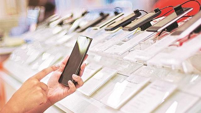 Indian smartphone market paves way for recovery, 5G handsets volume contribution expected to cross 40% in 2022: GfK 