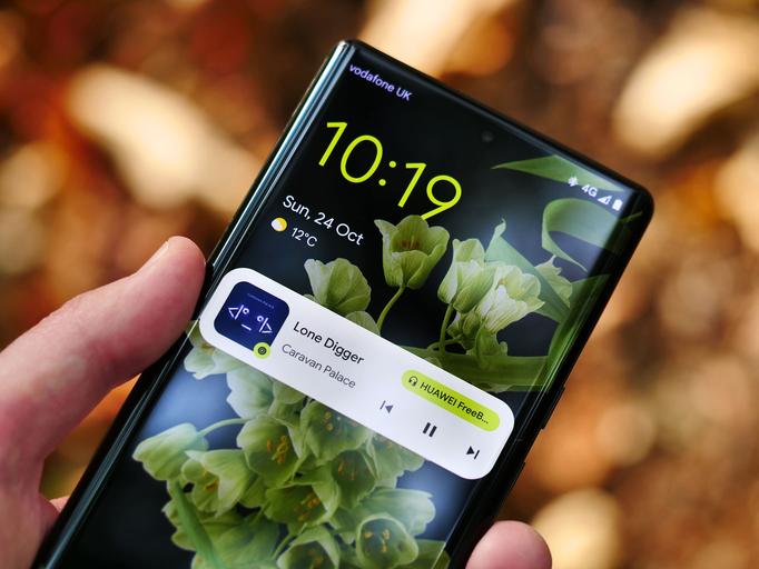 www.makeuseof.com Google's March 2022 Pixel Feature Drop: 5 New Things to Explore