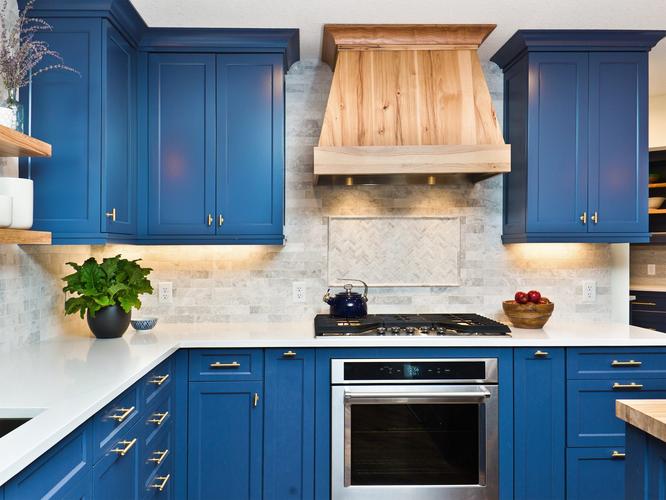 7 Mistakes Everyone Makes When Painting Their Kitchen Cabinets