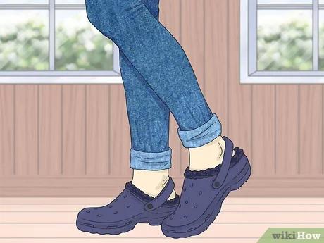 Simple and stylish ways to style your crocs 