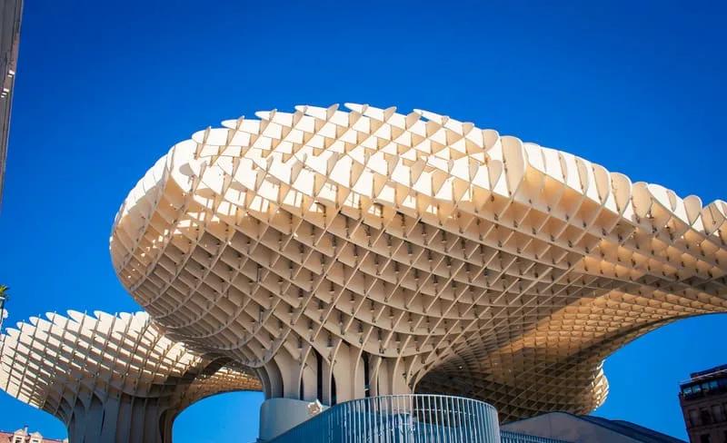 8 best neighborhoods in Seville for flamenco, tapas and Moorish architecture