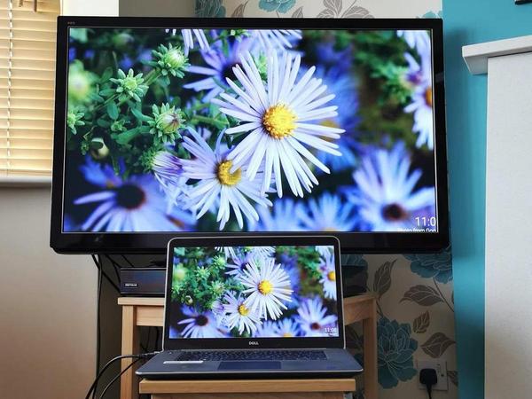 How to easily connect any laptop to a TV 