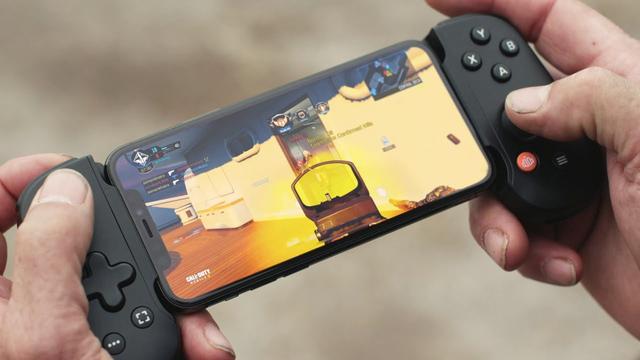 How an iPhone and Backbone One let me play Xbox in bed – Reader’s Feature