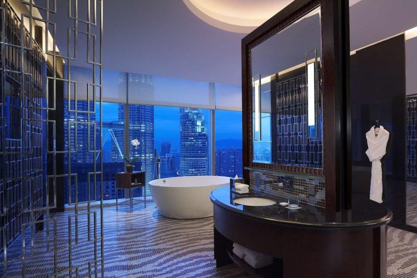 These luxury hotel suites in KL boast bathtubs with a killer view 