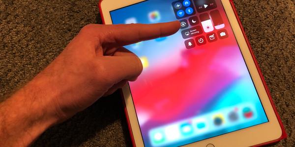 How to Manually Rotate Your iPhone or iPad Display without Tilting