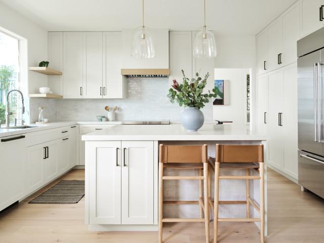 The latest trends in new homes: Warm, light-tone cabinets, quartz counters and more 