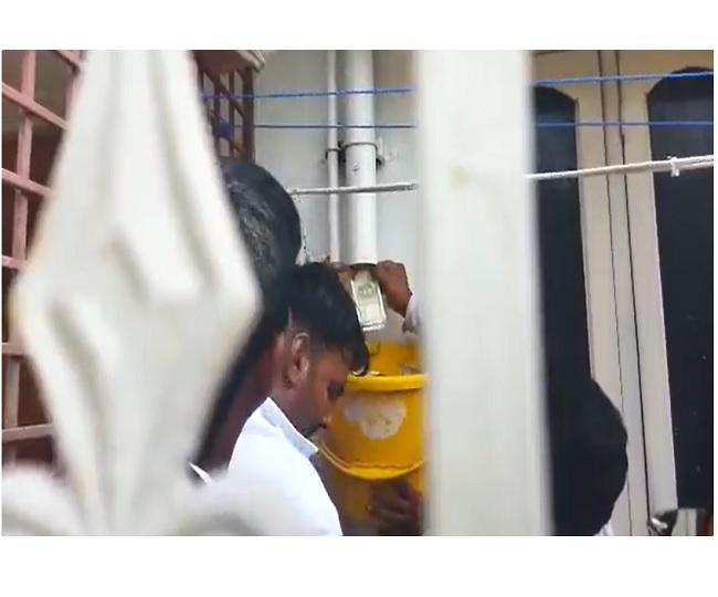Video: Karnataka ACB Raids PWD Engineer’s House, Recovers Rs 13 Lakh From Drainage Pipe | Watch 