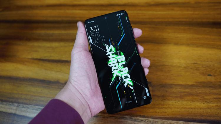 Black Shark 4 Pro Smartphone Has Shoulder Buttons And RGB, But Is Not Only For Gamers 