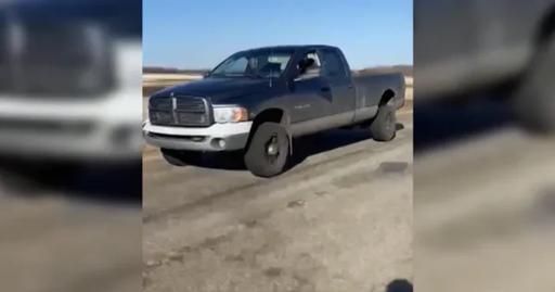Nasty Alberta road rage involving a pickup, SUV, and a bat caught on tape 
