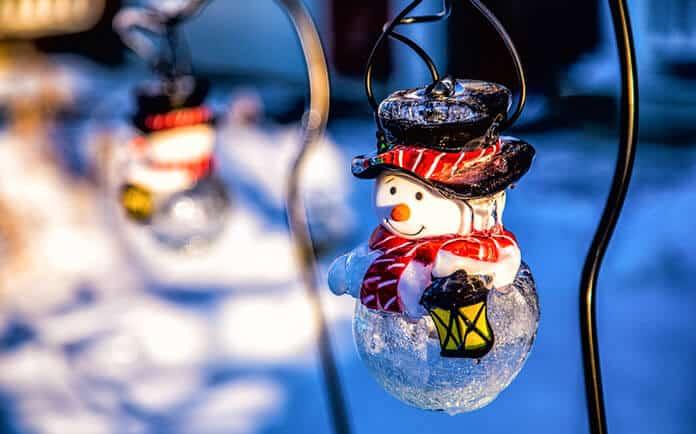 10 solar Christmas lights for a cheaper, more eco-friendly display 