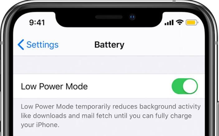 www.makeuseof.com Does Your iPhone Charge Faster in Low Power Mode? We Found Out for You