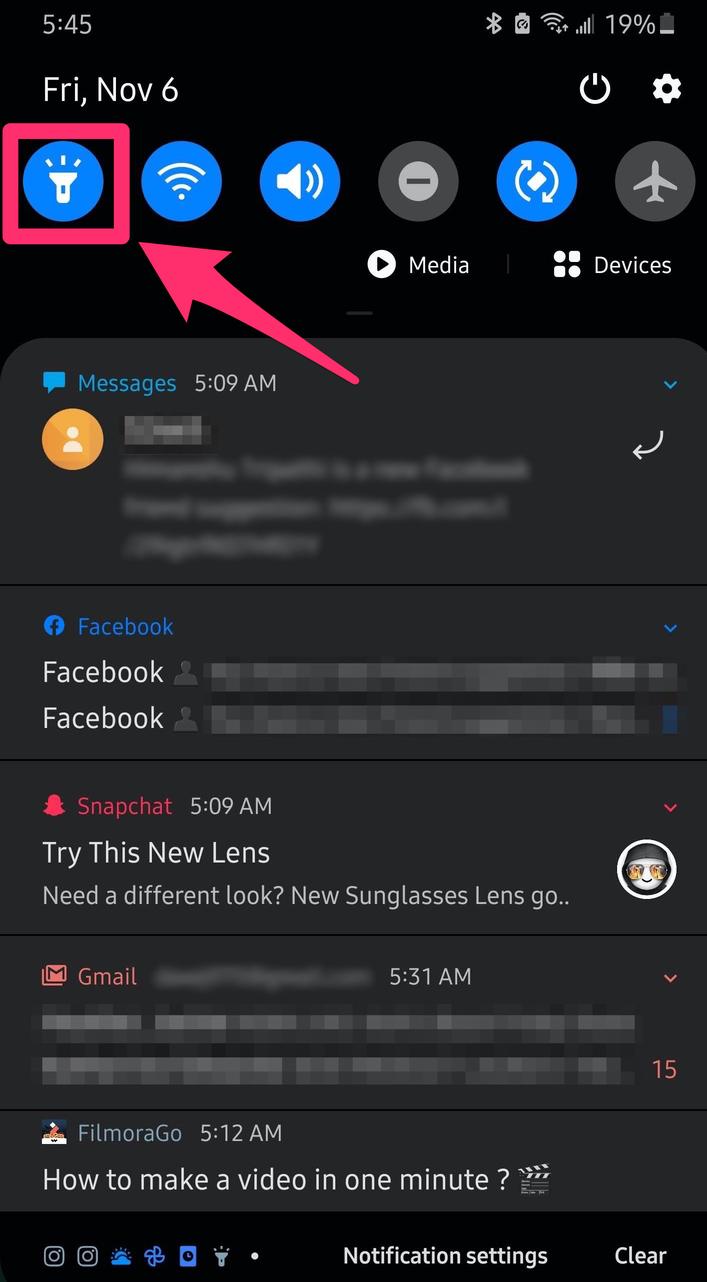 How to turn on the flashlight on your Android phone in 3 different ways