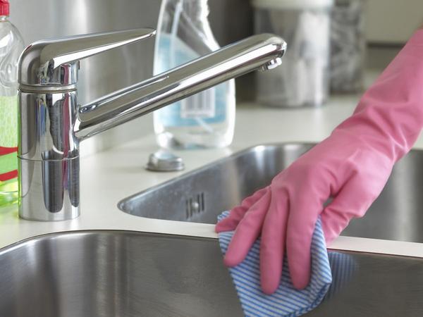Cleaning fans share £1 trick to 'transform' your dull stainless steel sink