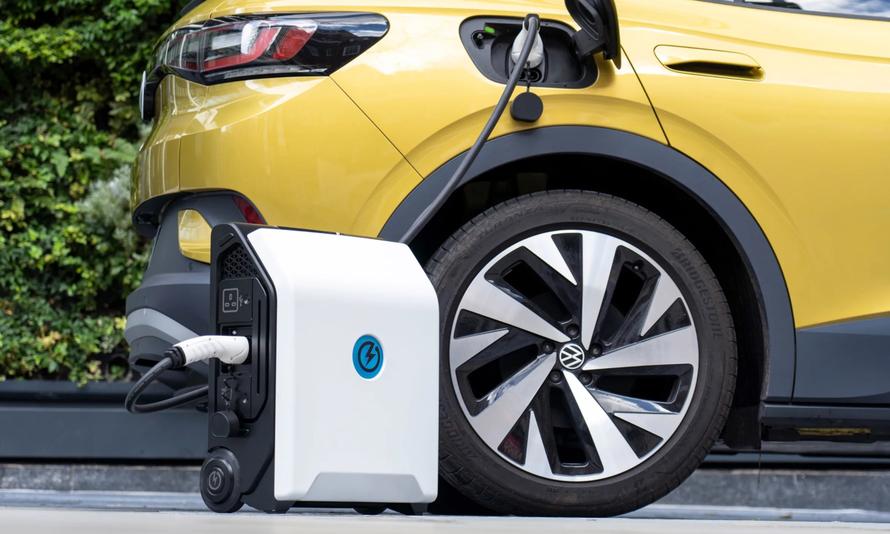 ZipCharge reveals ‘portable’ electric car charging station