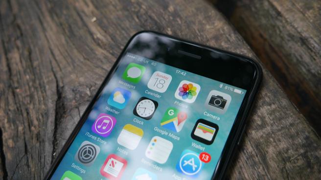 Beware: New iPhone Update Drains Batteries