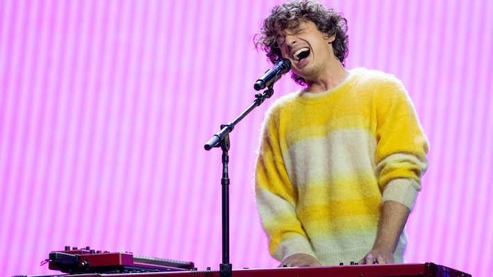 Charlie Puth Brings The Buoyant ‘Light Switch’ To The Stage On ‘Kimmel’