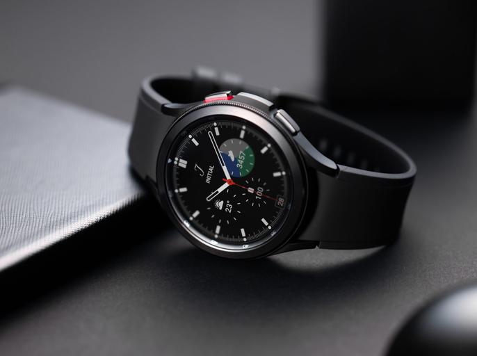 Samsung’s Galaxy Watch 4 can now control your Buds 2 while they’re connected to your phone 
