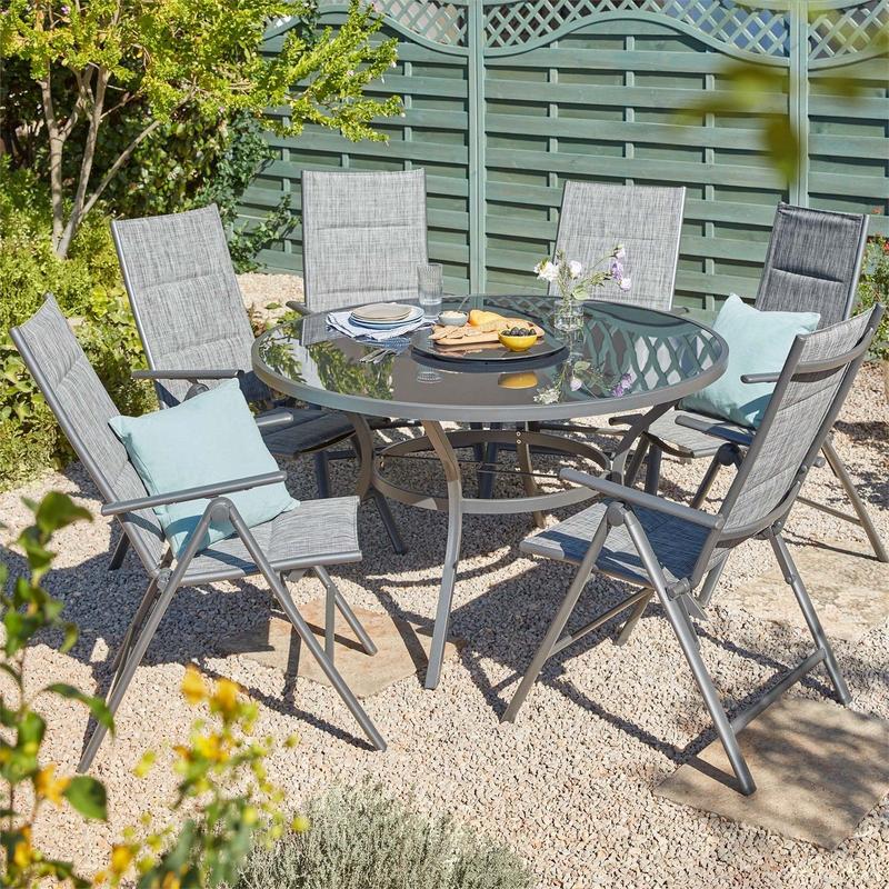 The exact date to buy garden furniture, before the rush, according to experts