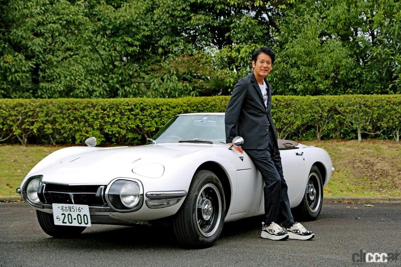 トヨタ博物館のエントランスに、唐沢寿明さん寄贈の「トヨタ2000GT Roadster」を展示