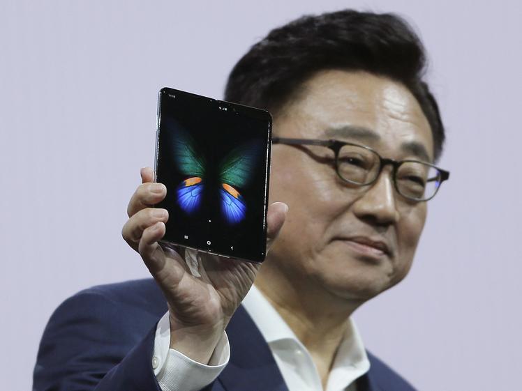 Samsung Delays Launch Of $2,000 Folding Phone After Reviewers Find Broken Screens