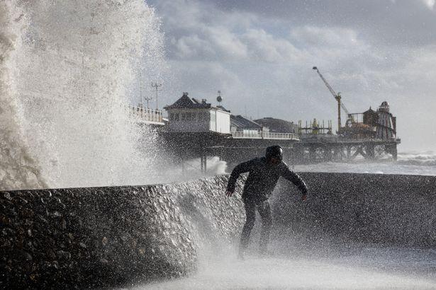 Storm Eunice: 100s of thousands still with no power with clean-up to cost £300million 