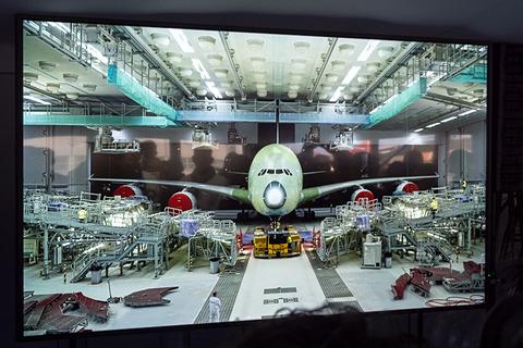 ついに披露されたANAのエアバス A380型機「FLYING HONU」を写真で紹介。エアバスにとっても「大きなチャレンジ」な機体 