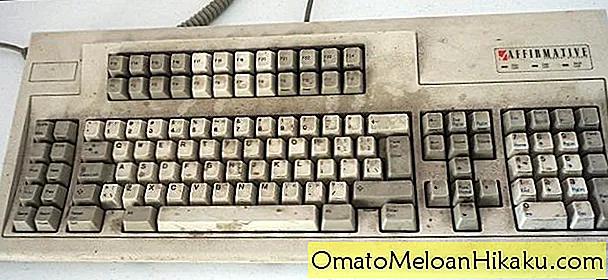 How to Clean and Renovate a Used Model M Keyboard 