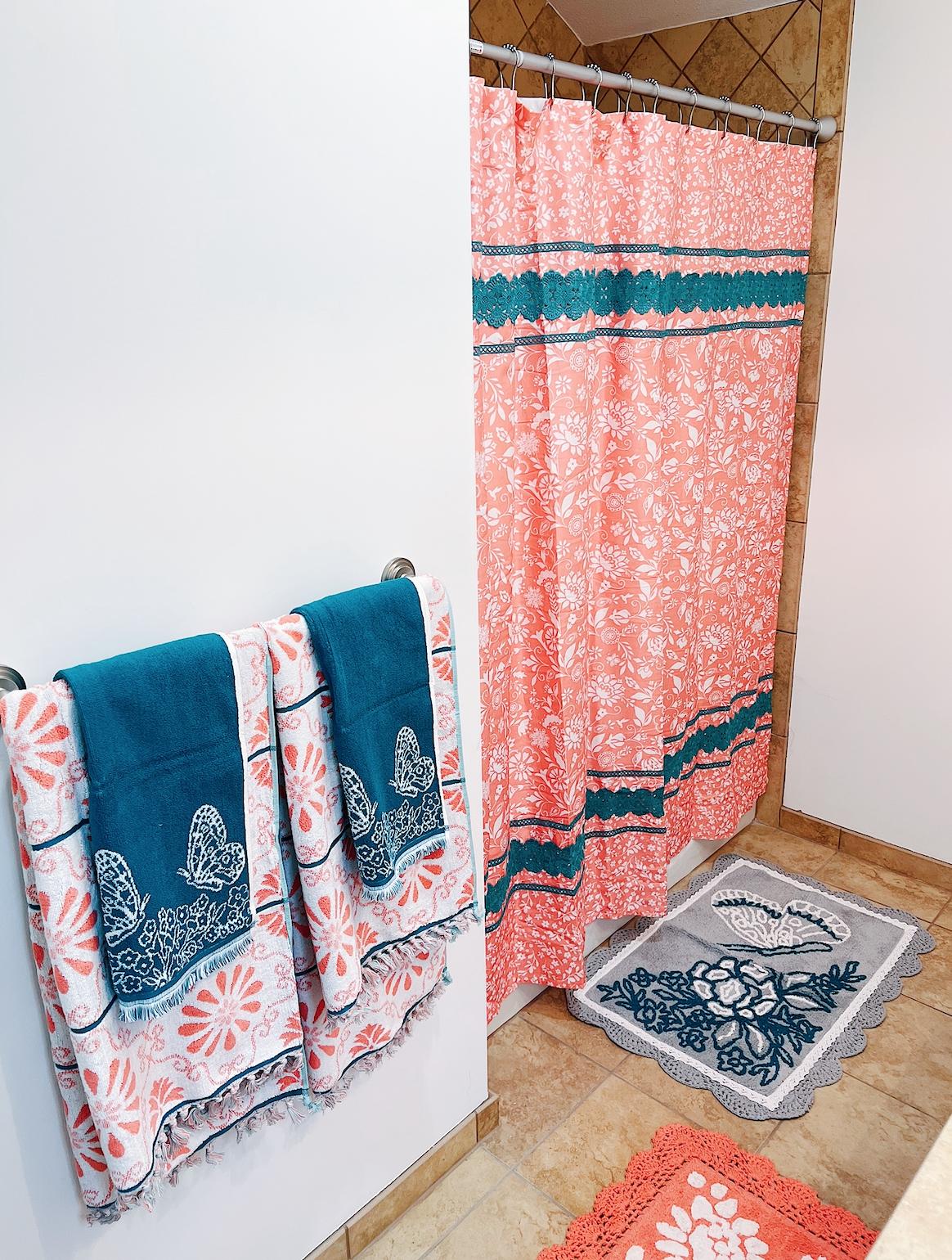 See How Alex Drummond Transformed Her Guest Bathroom