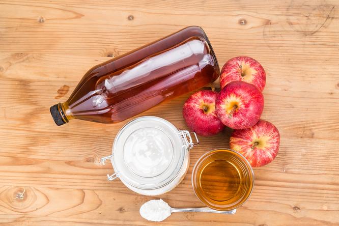 13 Ways Vinegar Can Transform How You Clean Your Home 