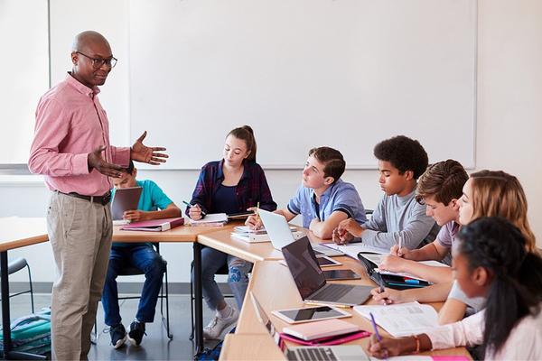 How Upgraded Technology Supports Teachers in the Classroom 