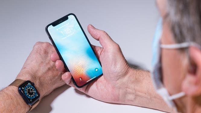 How to unlock your iOS 14.5 iPhone with your Apple Watch 