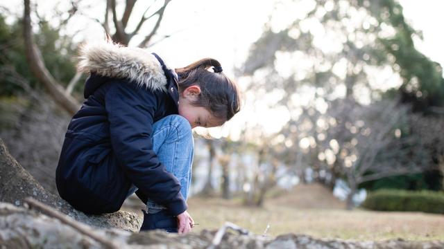 ｢長い棒は一切持たせなかった｣遊び方を細かく注意する母親に育てられた子の育ち方 ｢へこたれない力｣が不足する恐れ