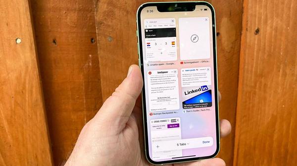 iOS 15 Safari Guide: Tabs, Extensions, Search Bar, and Other Changes 