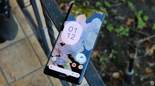 Some Google Pixel 6, 6 Pro owners reporting display cracking issue 
