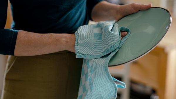 Why You Should Wash Your Kitchen Towels Separately From Your Other Laundry