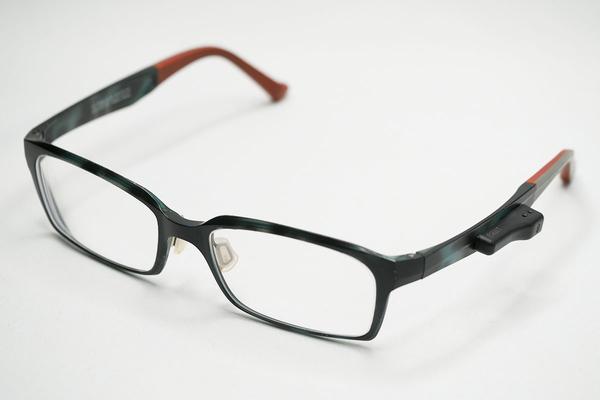 眼鏡専用タグ「ORBIT GLASSES」で「アレクサ、オービットでメガネを見つけて！」