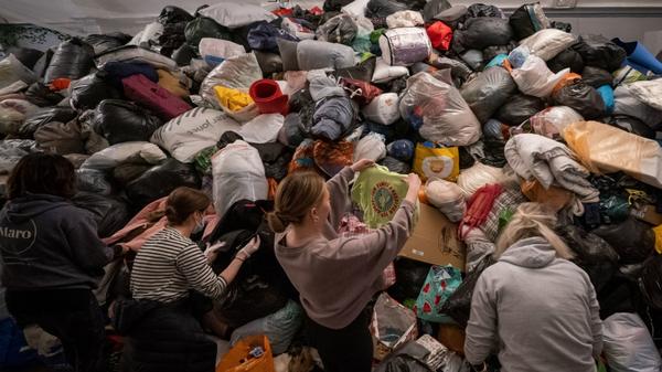 How can I help Ukraine refugees? Where to donate clothes and how to find collection points in your area 