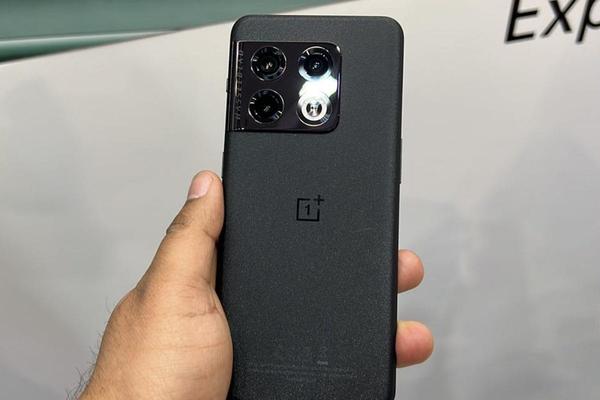 MWC 2022: OnePlus Working On Foldable Phone Software With Google - OnePlus Fold Coming Soon?