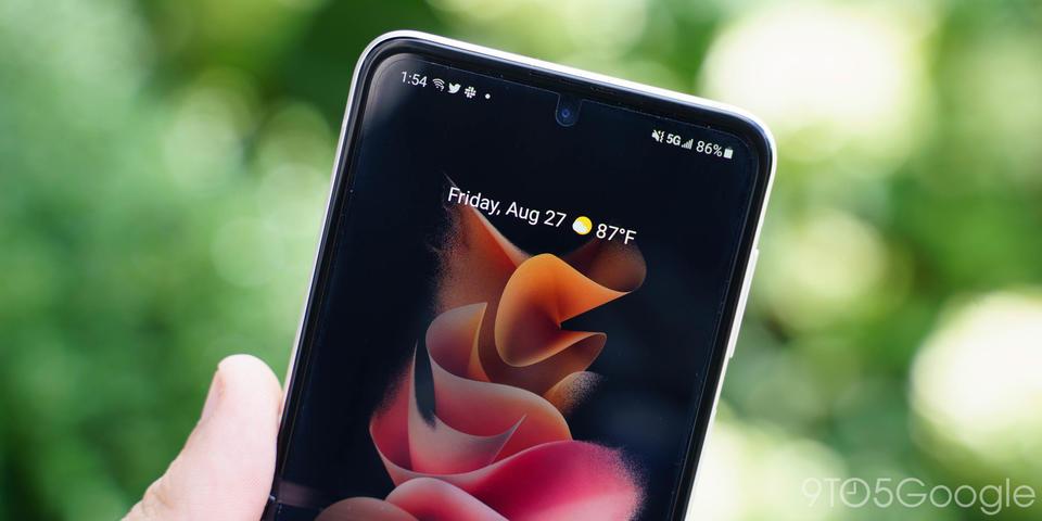 Galaxy Z Flip 3 review: A worthwhile price might not outweigh the worst battery since Pixel 4 Guides