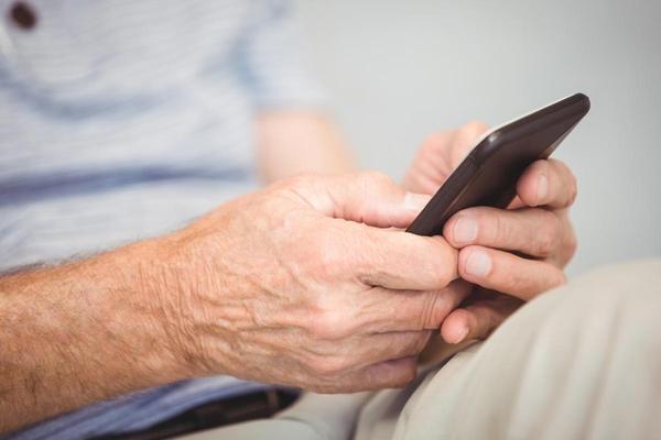 Do You Need a Smartphone Targeted to Older Adults?