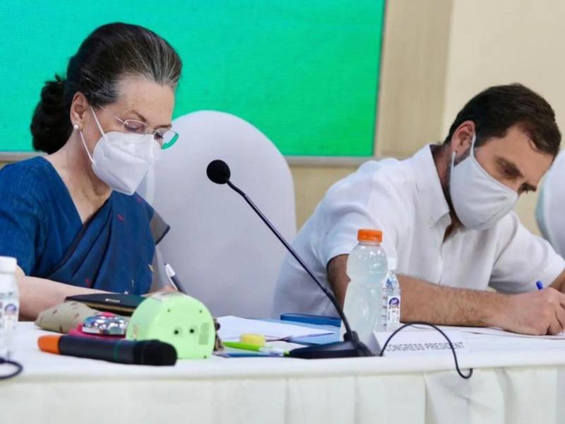 Sonia Gandhi to remain Congress president, decide party leaders after 4-hour meet on polls debacle 