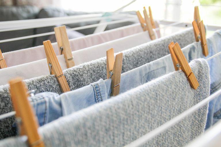 Can you wash clothes with towels? Care strategies for laundry