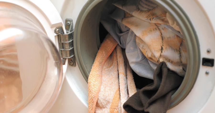 Can you wash clothes with towels? Care strategies for laundry 